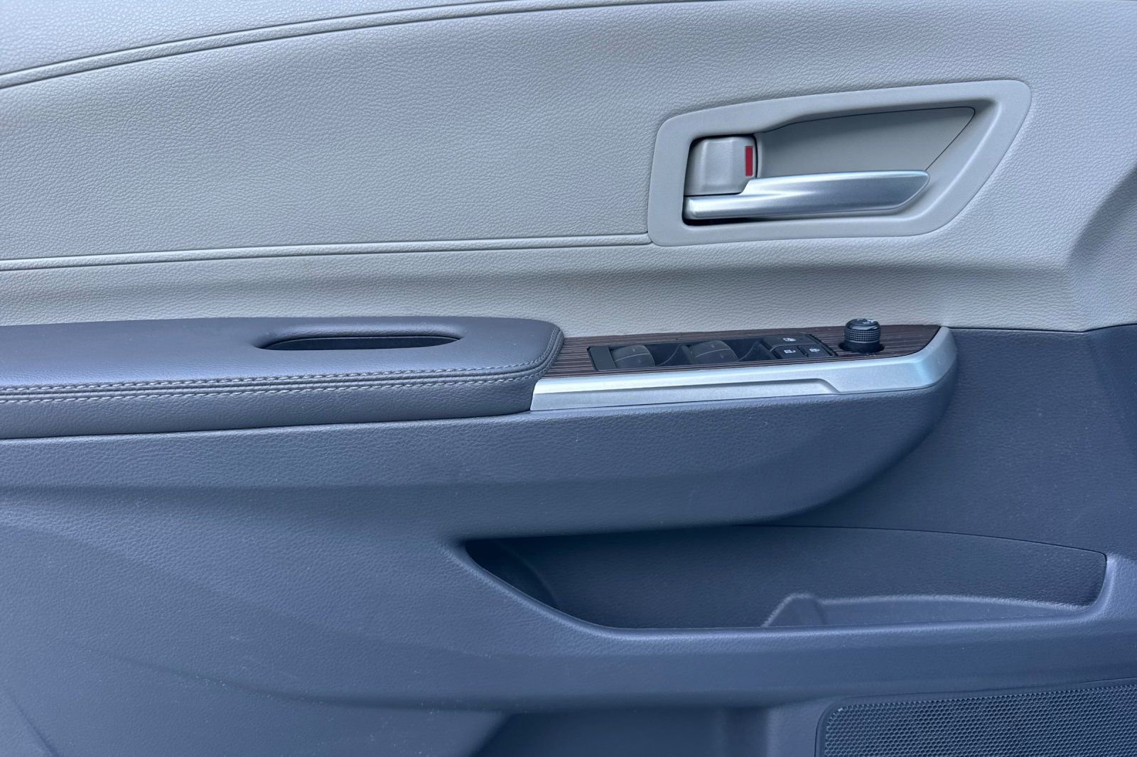 Certified 2023 Toyota Sienna XLE image 13