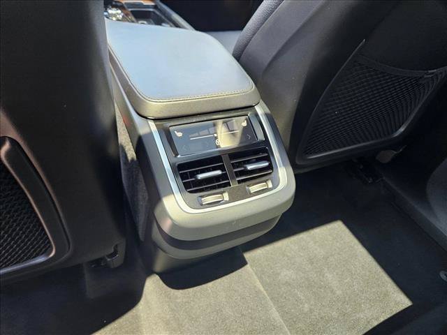Used 2023 Volvo XC90 B6 Core w/ Protection Package Premier AWD/4WD image 17