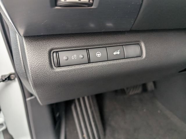 New 2025 Nissan Pathfinder SL w/ Black Appearance Package image 17