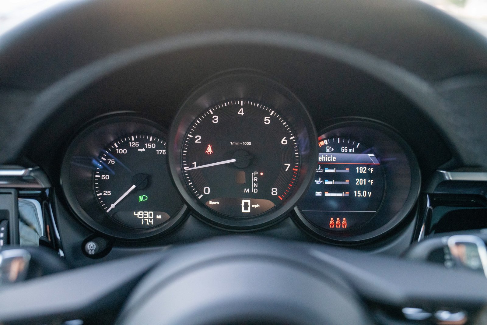 Certified 2026 Porsche Macan Turbo AWD/4WD image 15