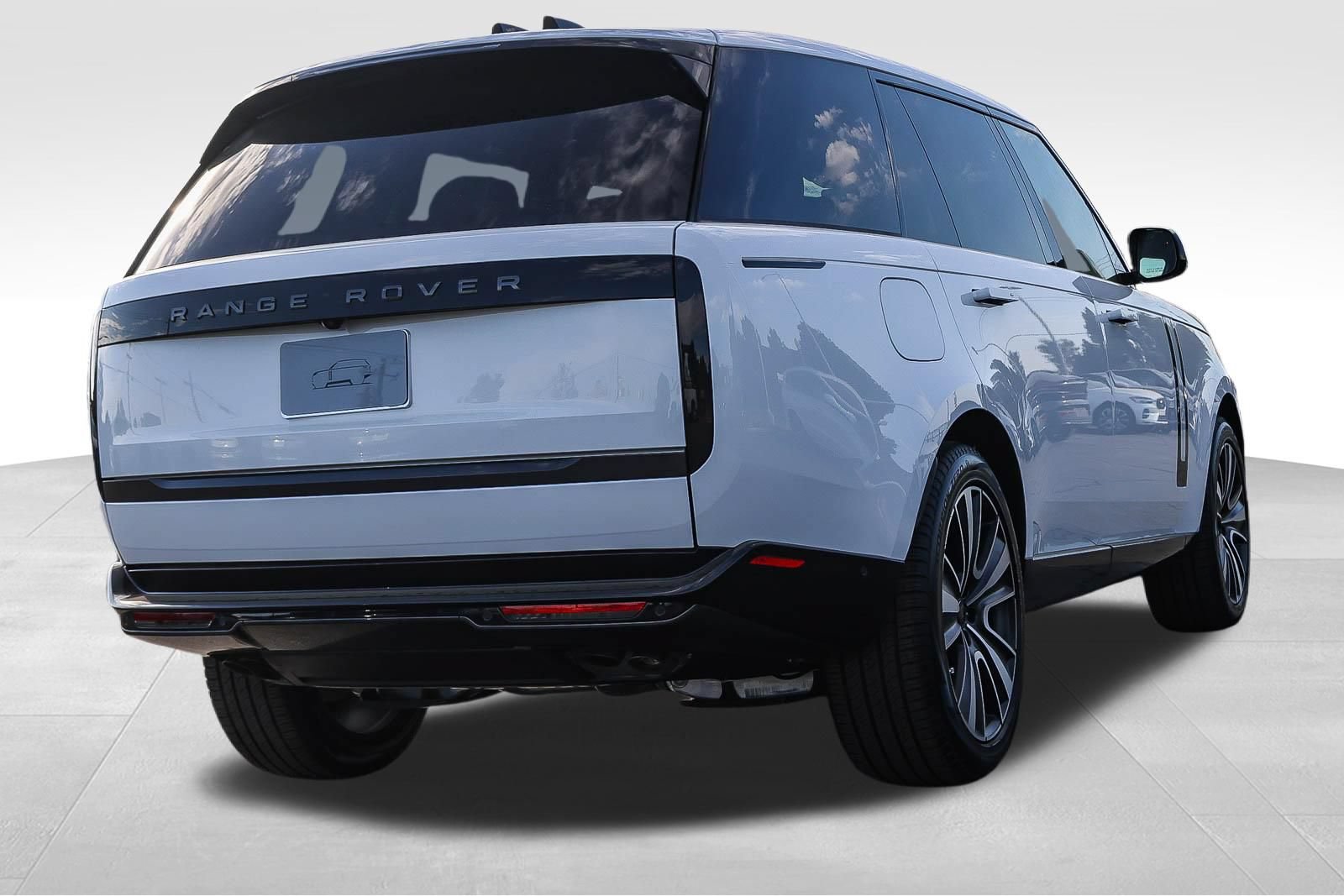 New 2026 Land Rover Range Rover Long Wheelbase SE AWD/4WD image 5