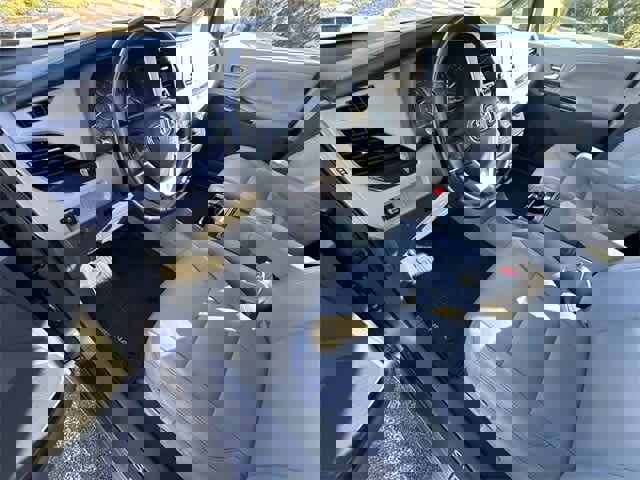 Used 2020 Toyota Sienna XLE image 16