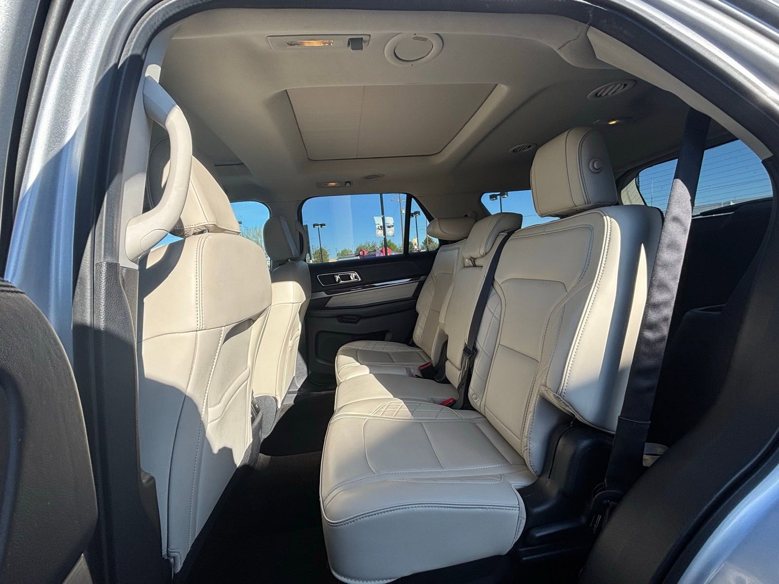 Used 2018 Ford Explorer Platinum AWD/4WD image 20