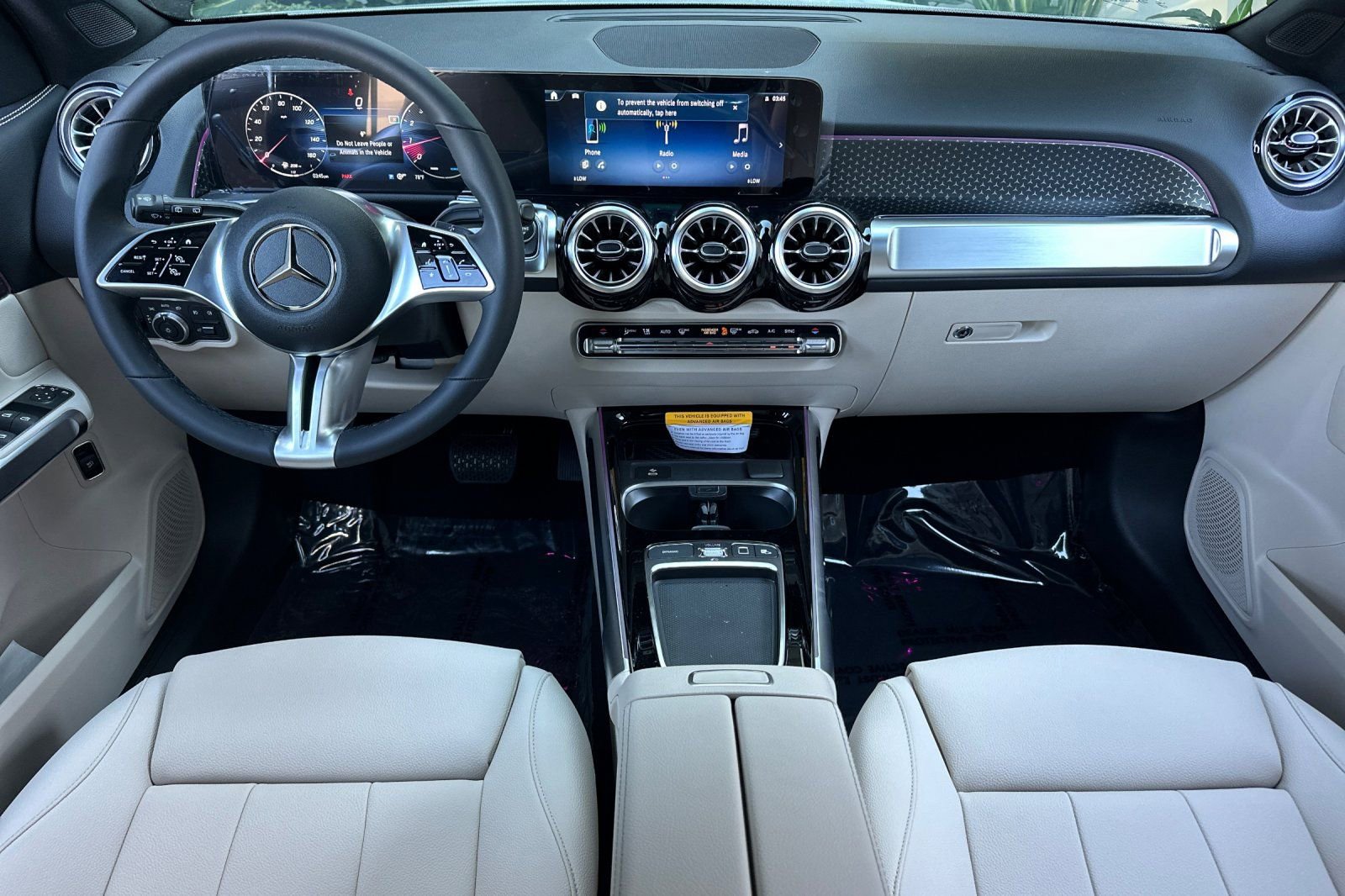 New 2025 Mercedes-Benz GLB 250 image 2