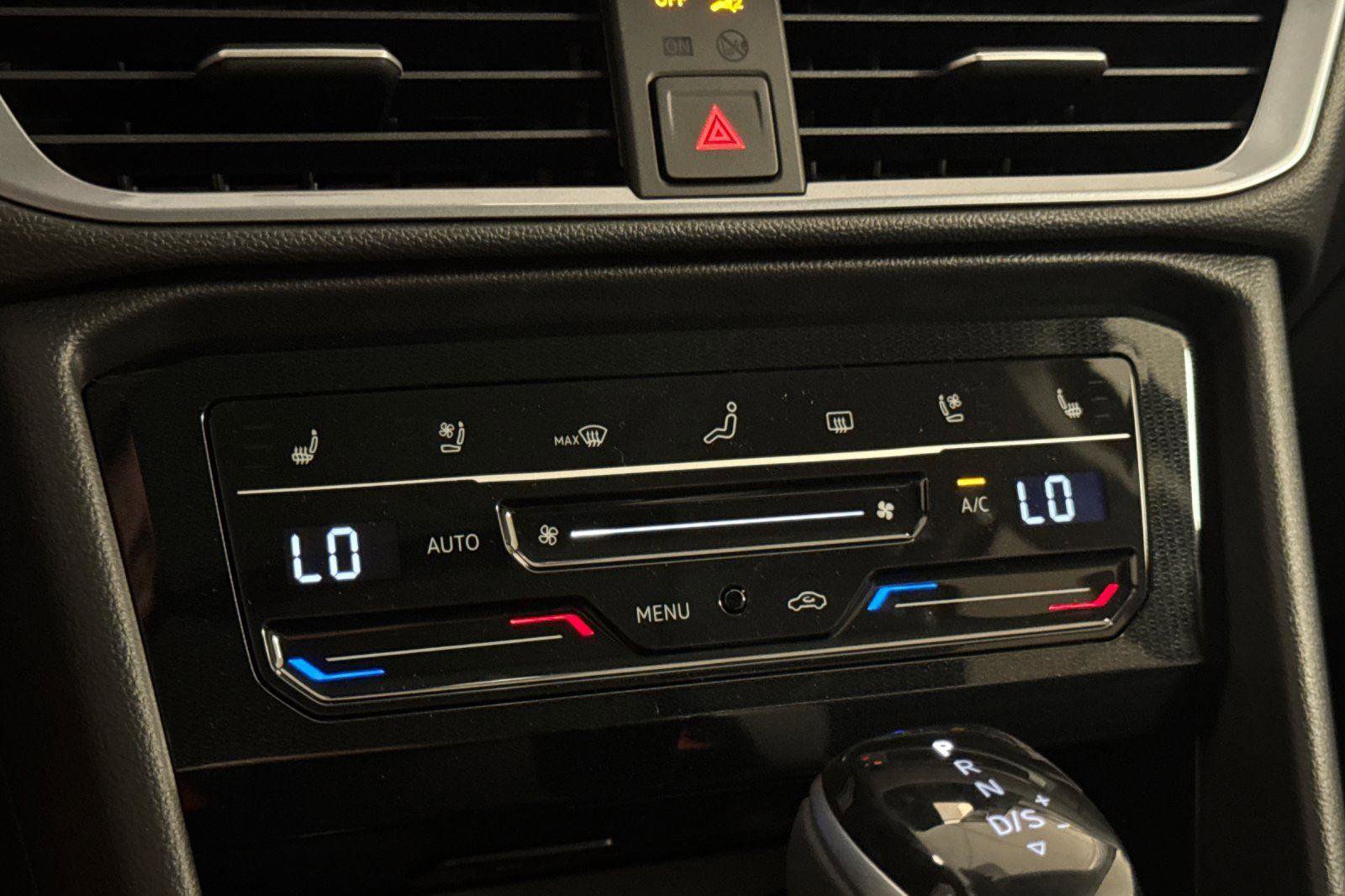 New 2025 Volkswagen Taos SEL image 19