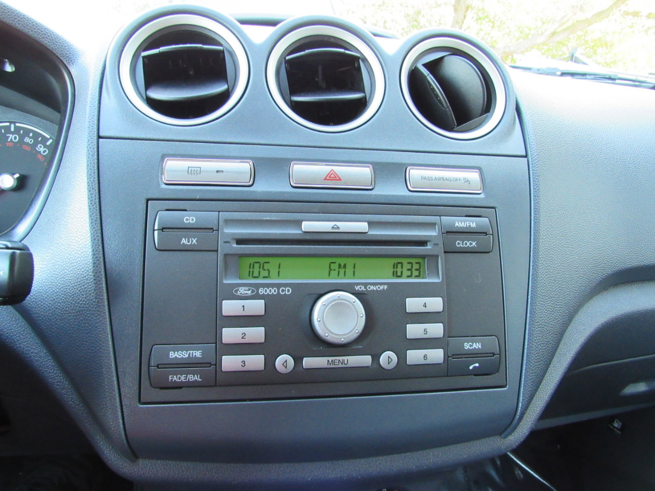 Used 2011 Ford Transit Connect XLT Premium image 19