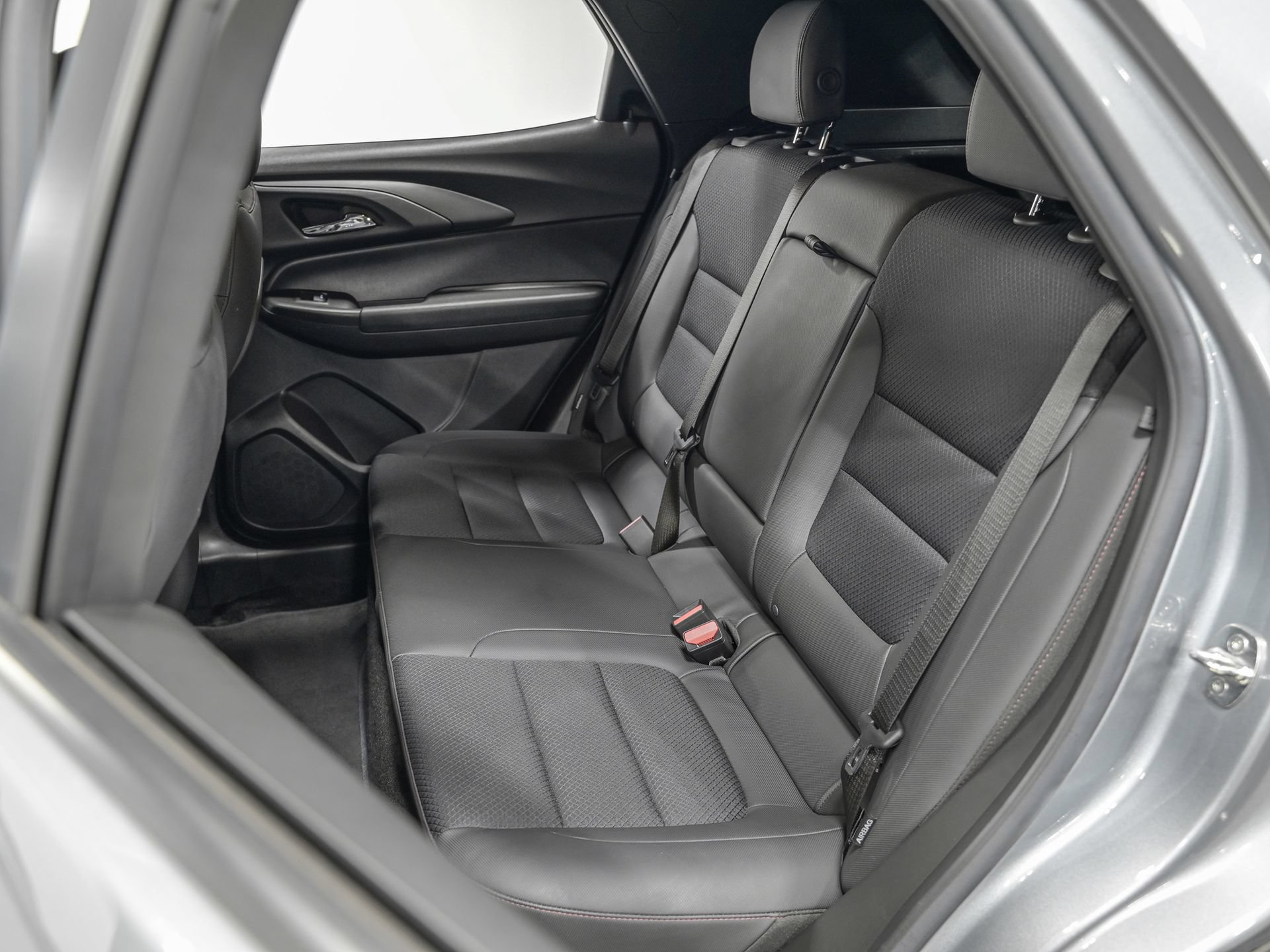 Used 2023 Chevrolet TrailBlazer RS FWD image 30