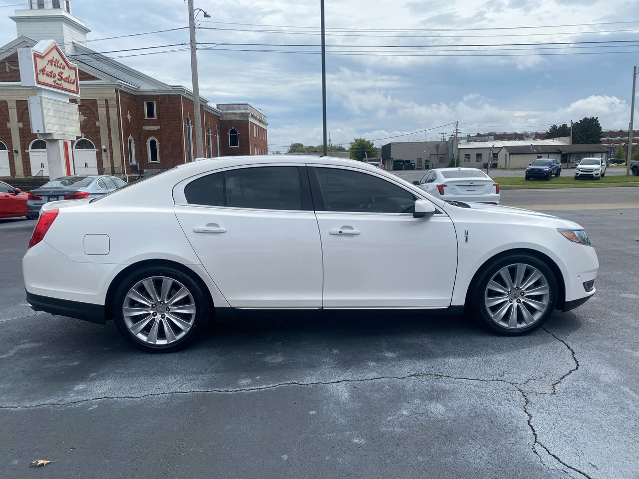 Used 2016 Lincoln MKS AWD w/ Equipment Group 201A image 4