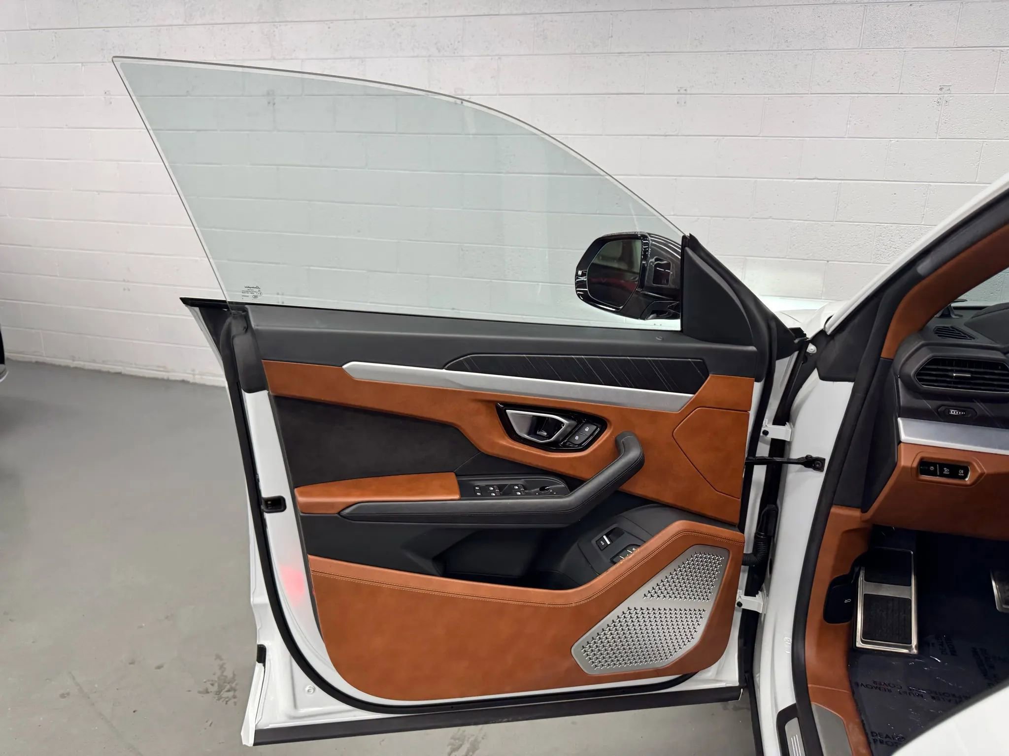 Used 2021 Lamborghini Urus image 15