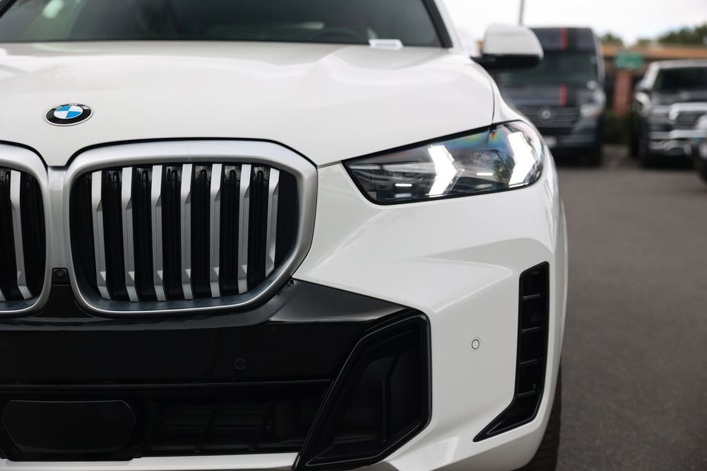Used 2024 BMW X5 sDrive40i w/ M Sport Package RWD image 5