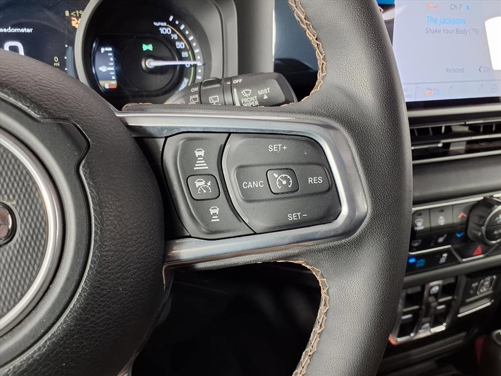 Used 2024 Jeep Wrangler Unlimited Sahara image 11