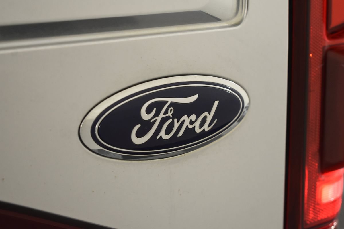 Used 2017 Ford F150 Platinum w/ Equipment Group 701A Luxury AWD/4WD image 32