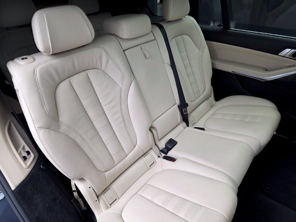 Used 2021 BMW X7 xDrive40i w/ Premium Package 2 AWD/4WD image 28