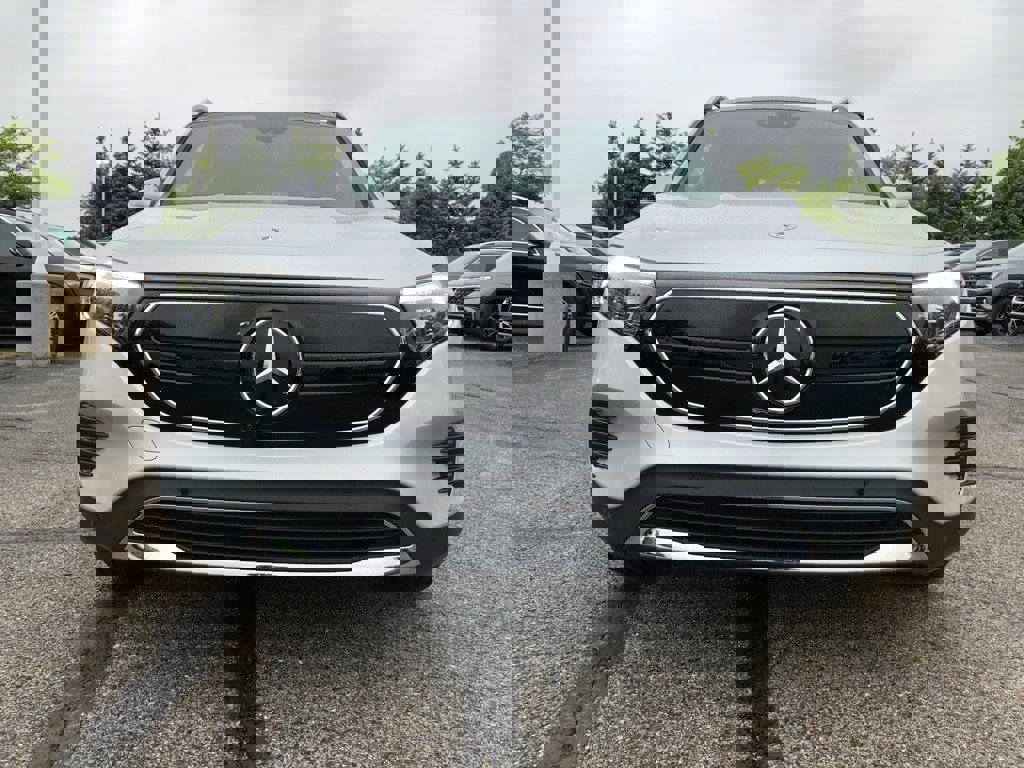 New 2023 Mercedes-Benz EQB 300 4MATIC image 2
