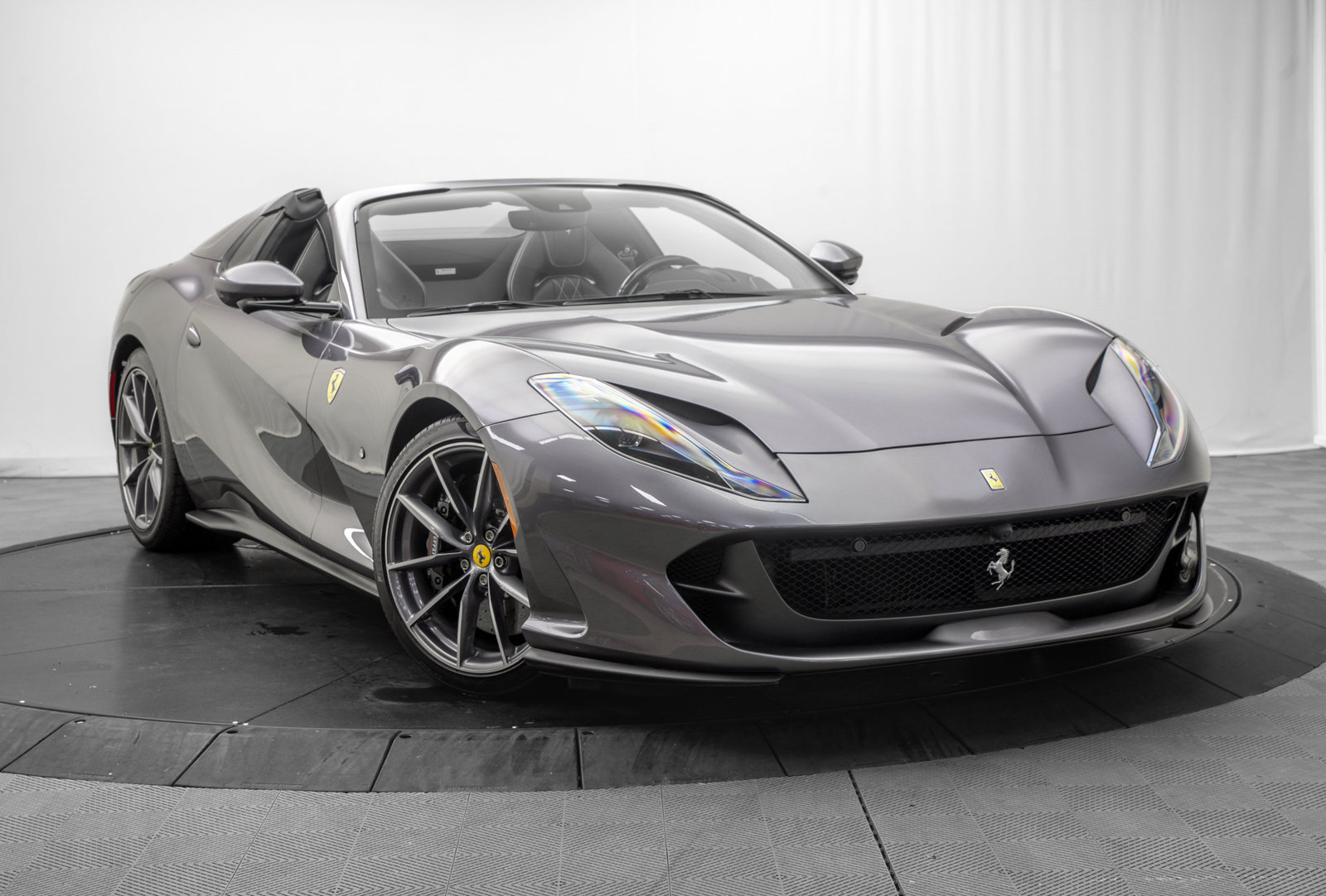 Used 2022 Ferrari 812 GTS RWD image 1