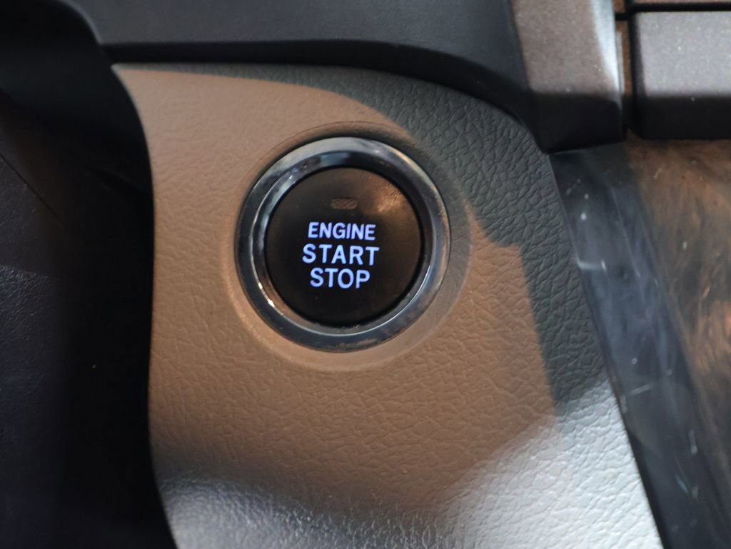 Used 2017 Toyota Sienna XLE image 27