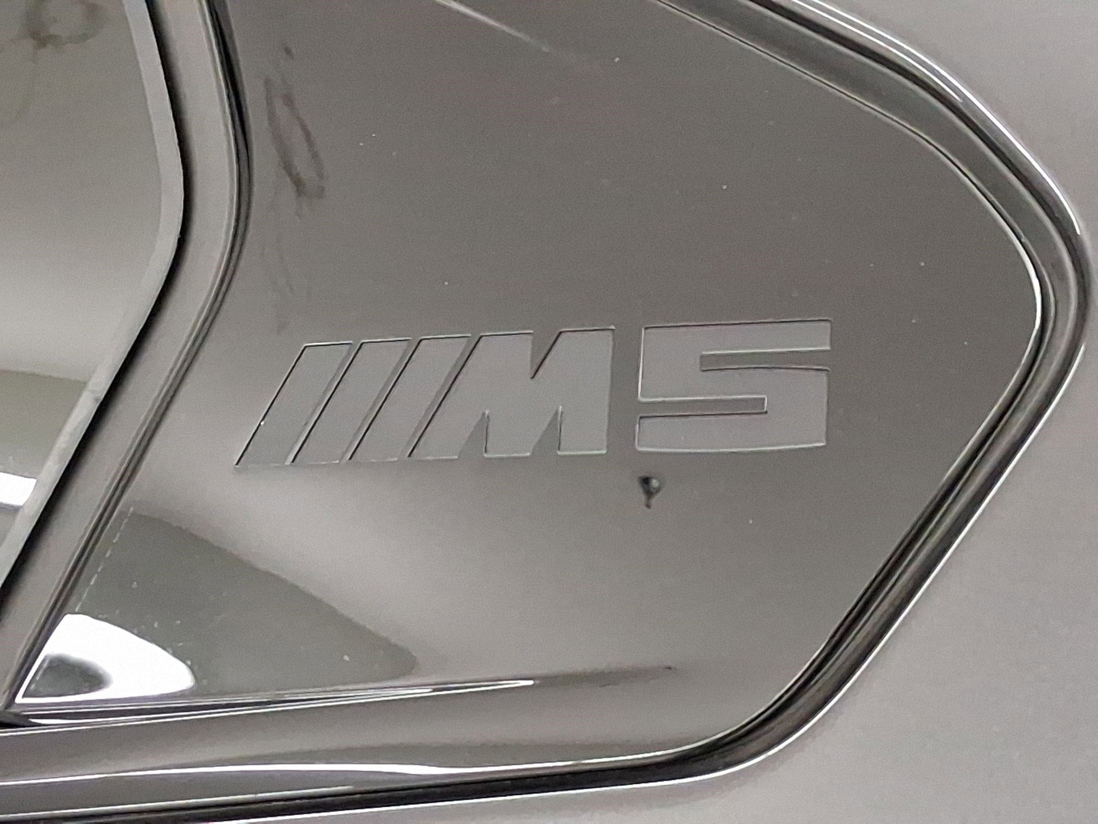 Used 2025 BMW M5 w/ Carbon Package image 31