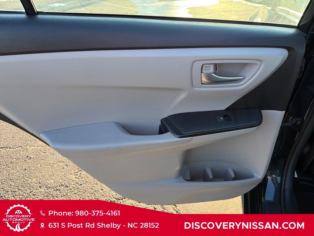 Used 2017 Toyota Camry SE image 26