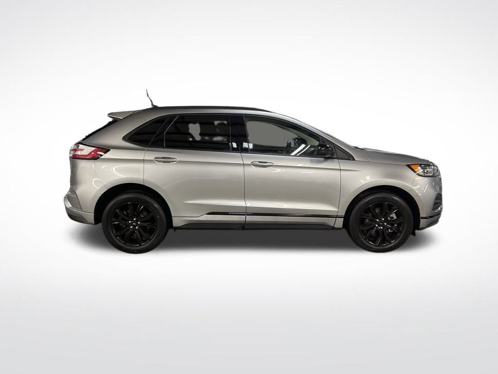 Used 2022 Ford Edge SE w/ Black Appearance Package image 7