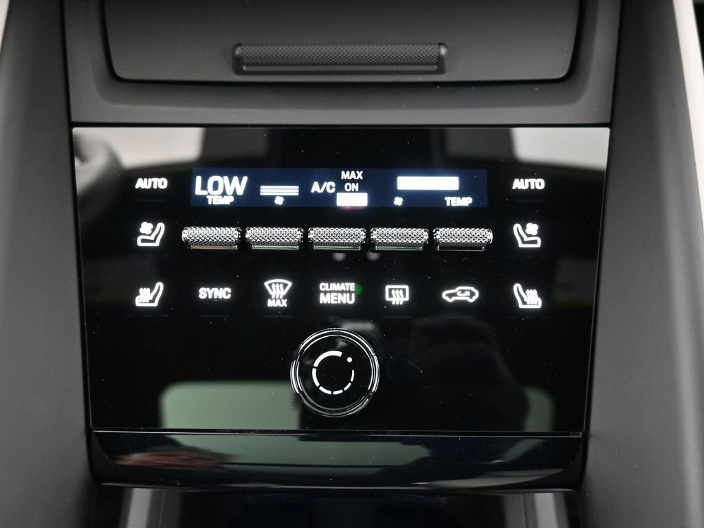 Certified 2024 Porsche Macan 4 Electric image 19