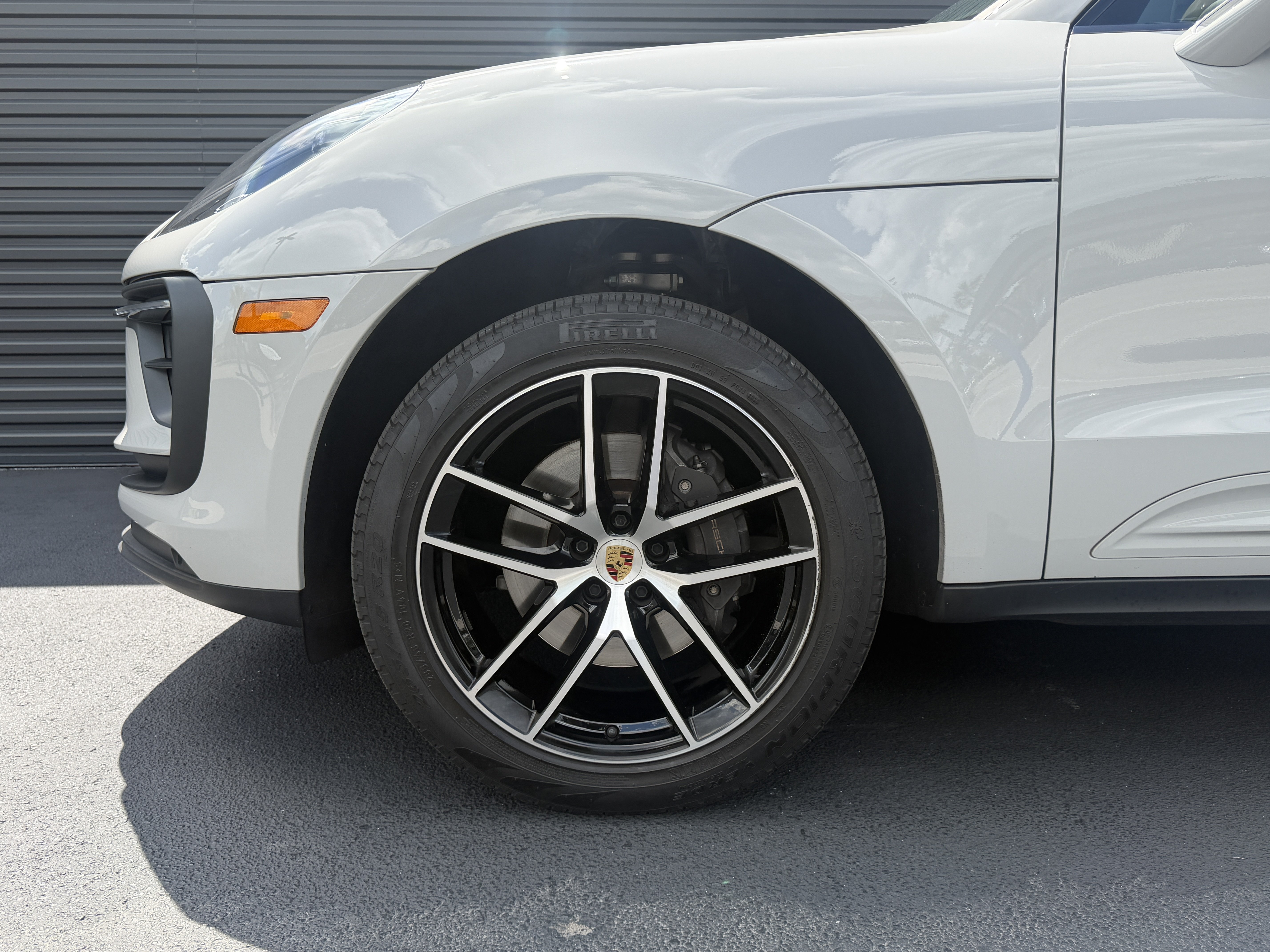 Certified 2024 Porsche Macan AWD/4WD image 12