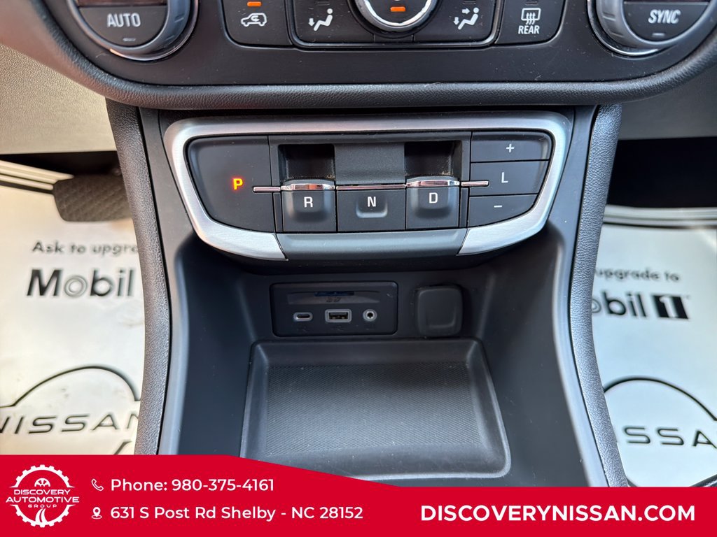 Used 2024 GMC Terrain SLT AWD/4WD image 20