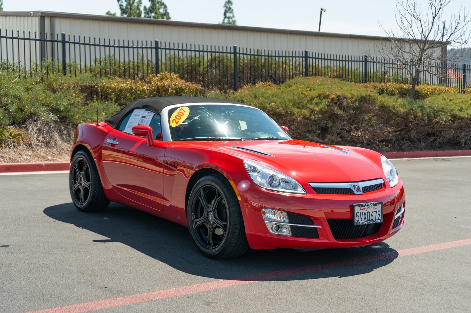 Used 2007 Saturn Sky w/ Premium Trim Pkg RWD image 3