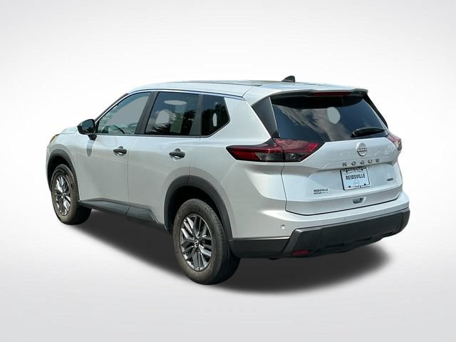 Used 2024 Nissan Rogue S AWD/4WD image 5