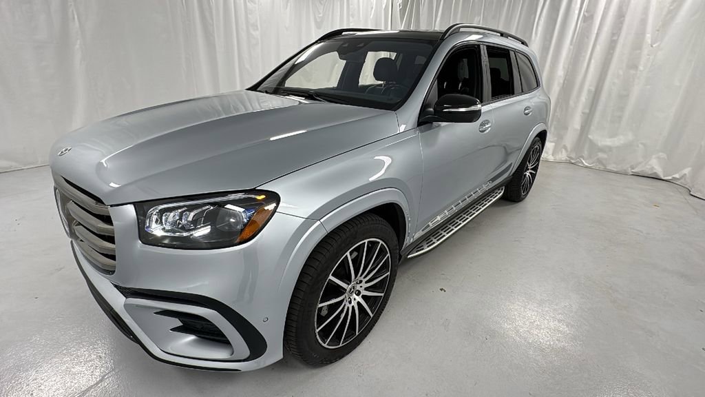Used 2024 Mercedes-Benz GLS 580 4MATIC image 7