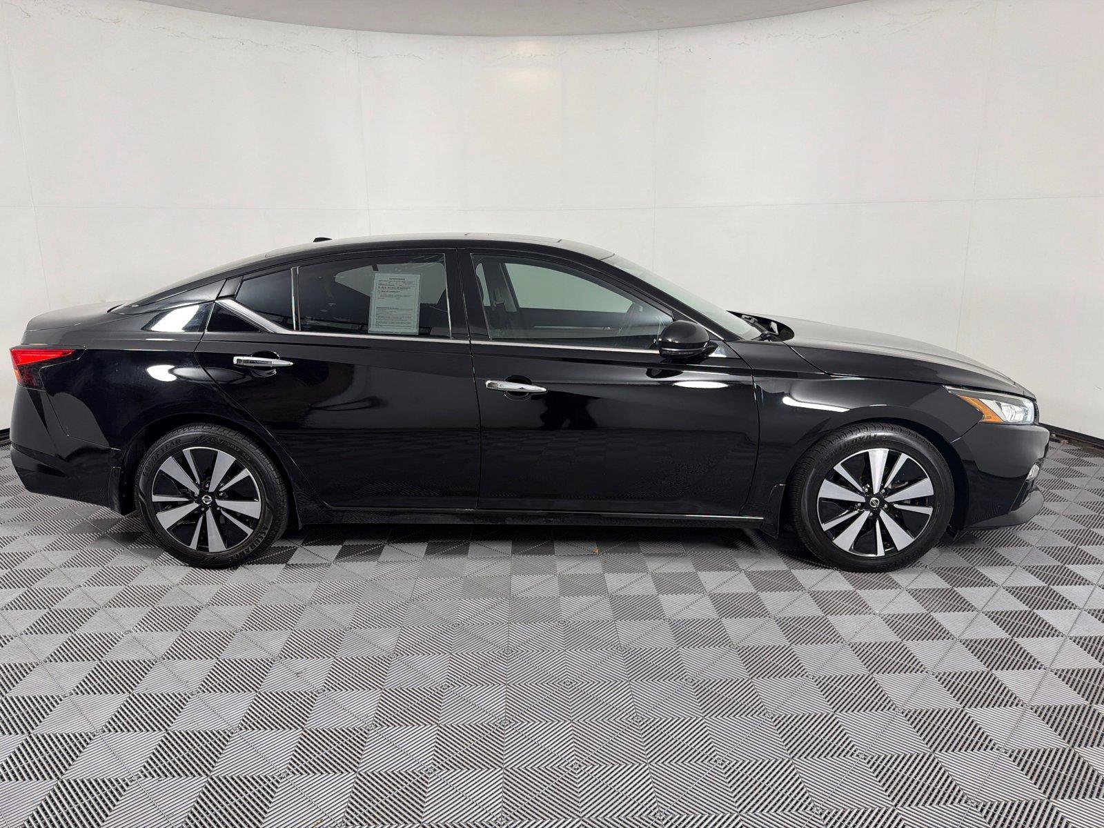 Used 2020 Nissan Altima 2.5 SV FWD image 8