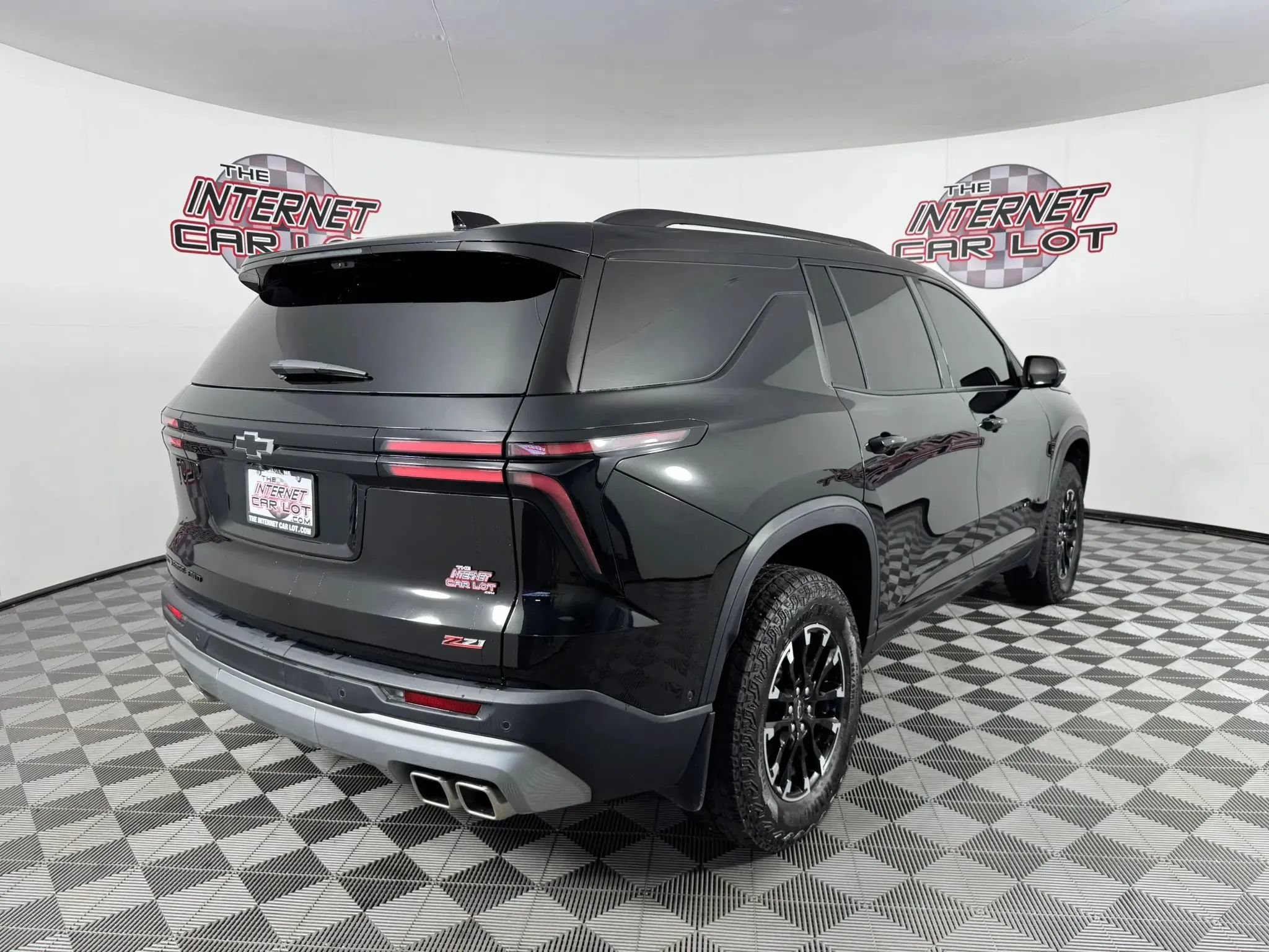 Used 2025 Chevrolet Traverse Z71 w/ Enhanced Driving Package AWD/4WD image 7
