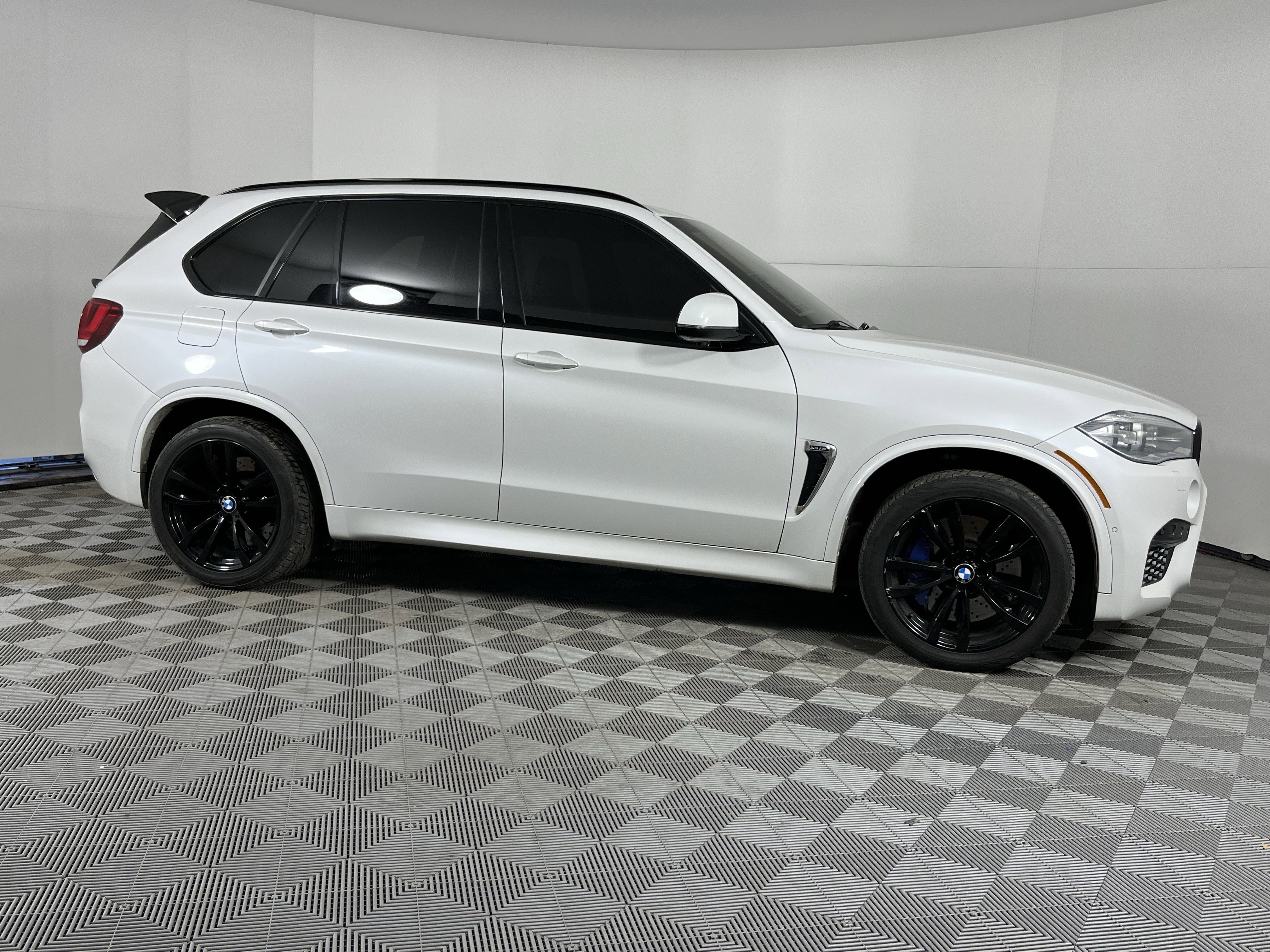Used 2016 BMW X5 M image 6