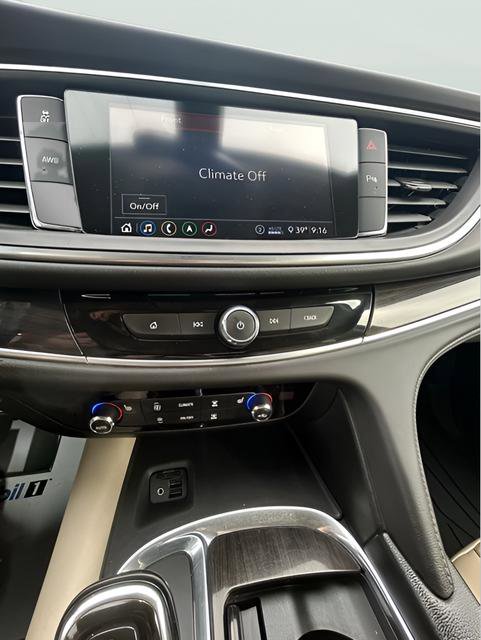 Used 2020 Buick Enclave Essence w/ Sun And Navigation Package image 17