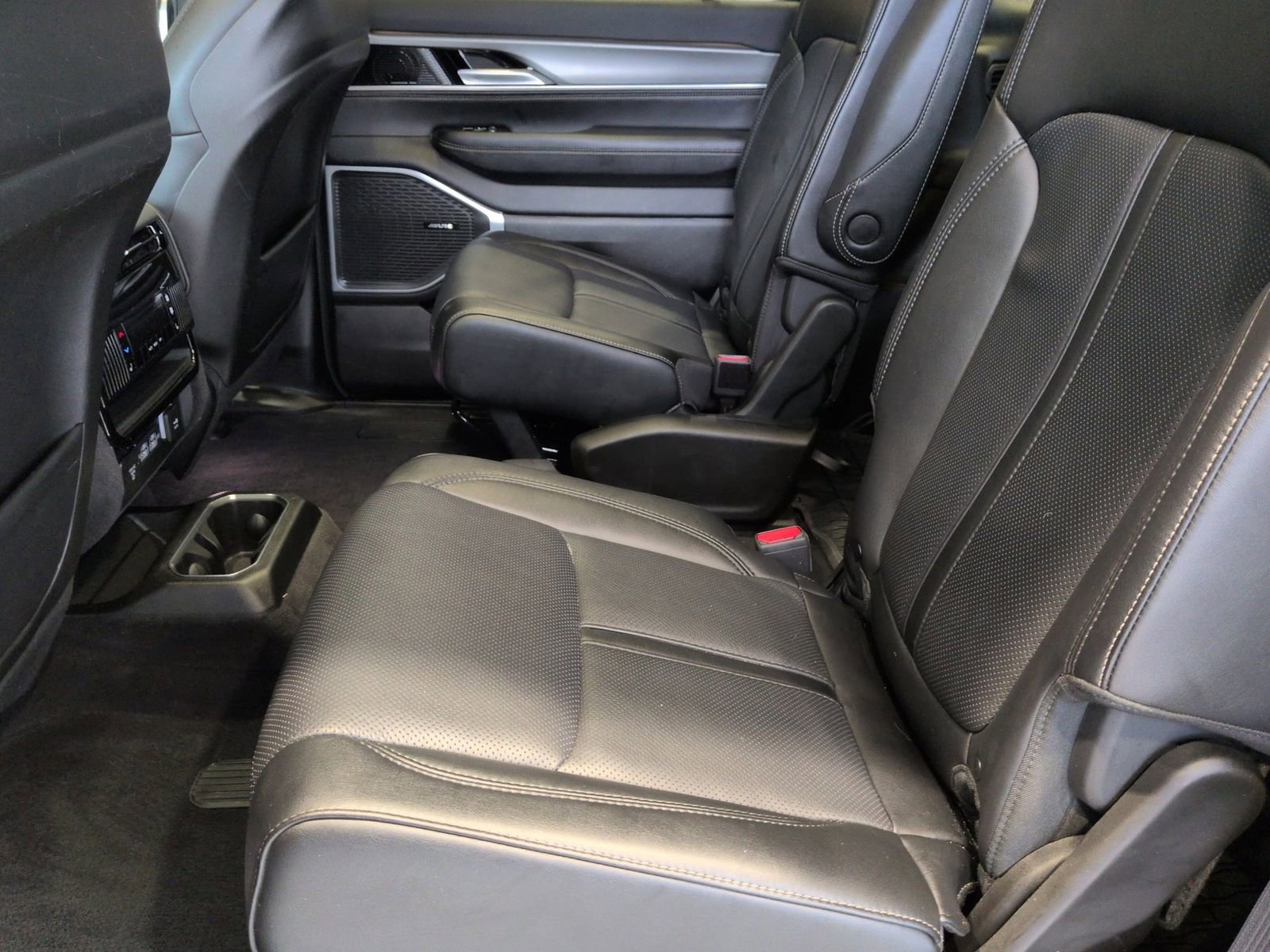 Used 2024 Jeep Wagoneer Series II image 24