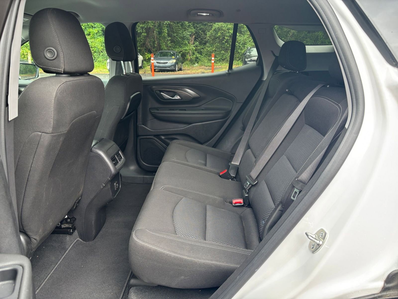 Used 2024 GMC Terrain SLE FWD image 24