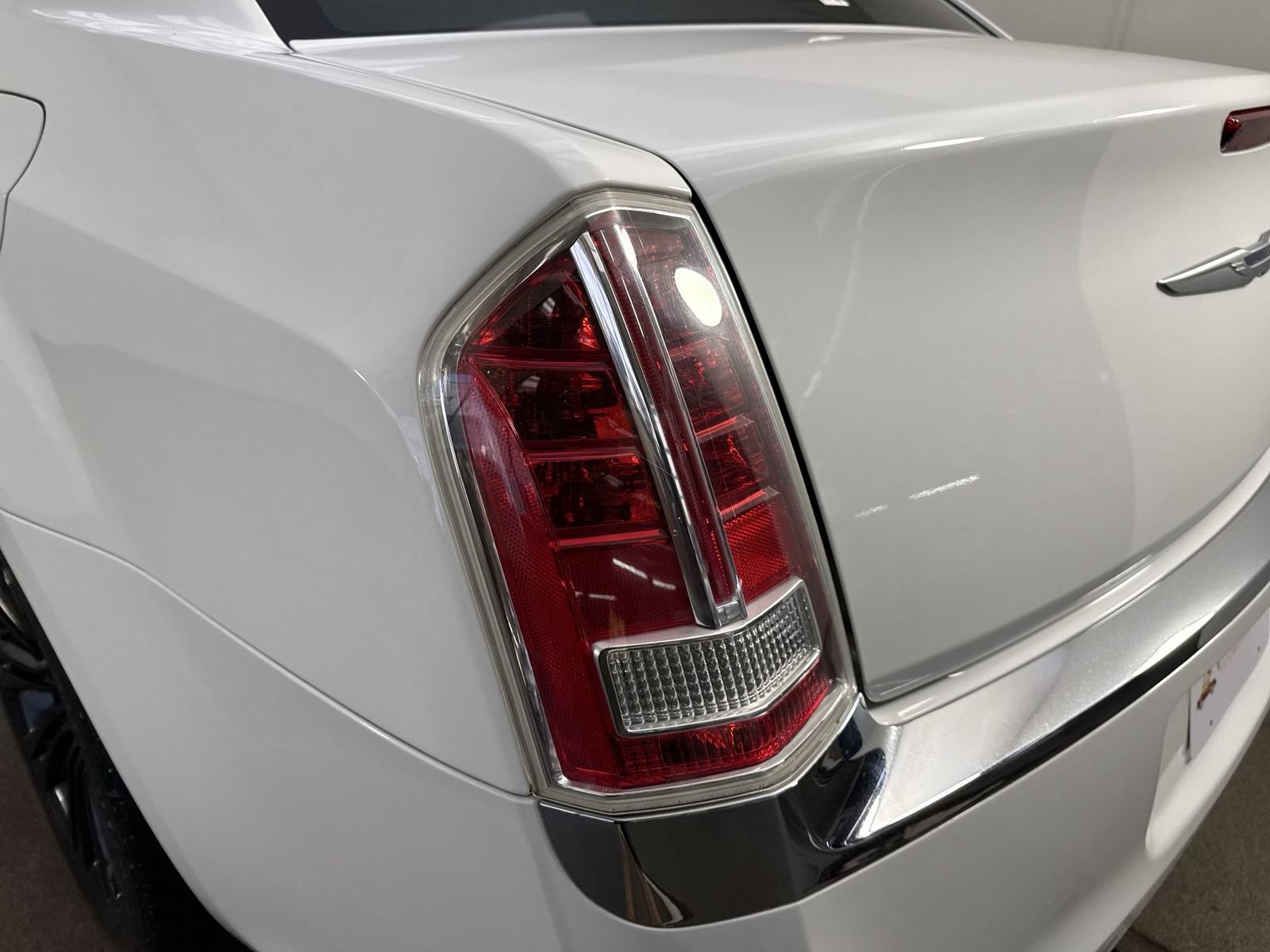 Used 2011 Chrysler 300 C w/ Sound Group RWD image 31