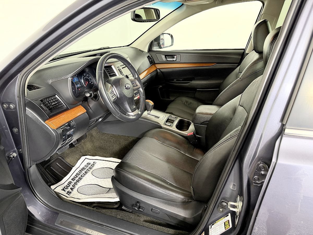 Used 2014 Subaru Outback 2.5i Limited w/ Moonroof Package AWD/4WD image 33