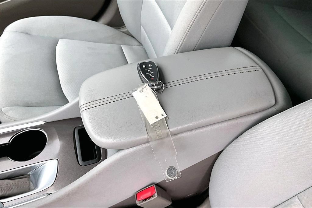 Used 2020 Chevrolet Malibu LT FWD image 33