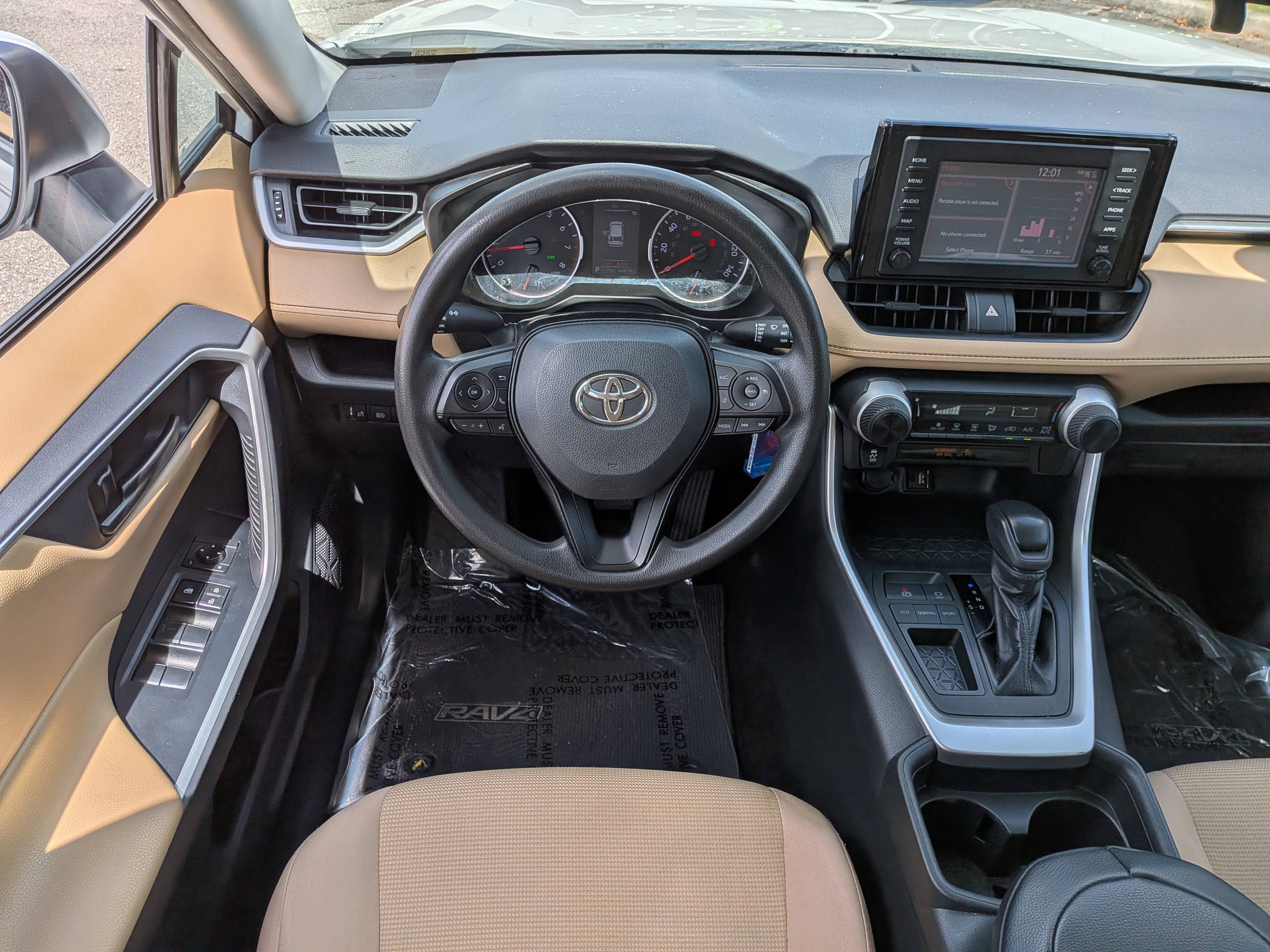 Used 2019 Toyota RAV4 LE image 16