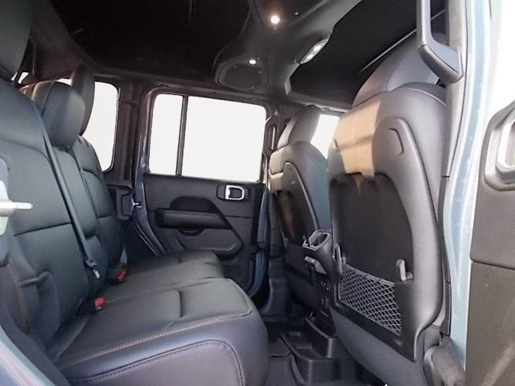 Used 2024 Jeep Wrangler Sahara w/ Technology Group image 12