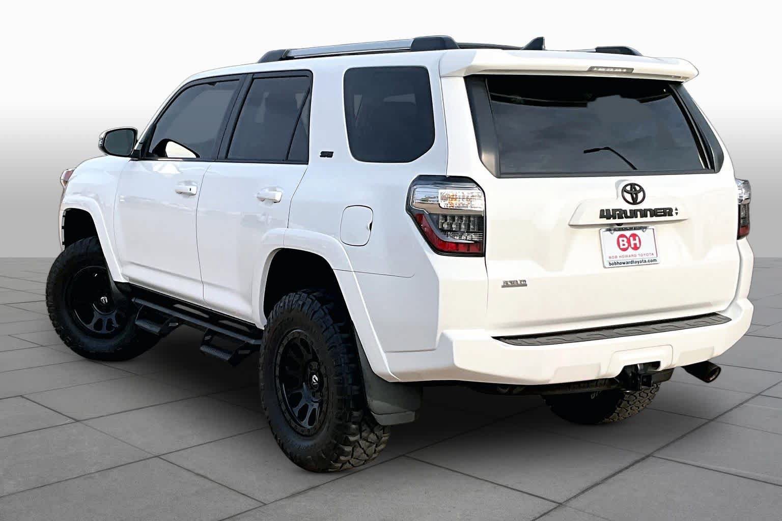 Used 2023 Toyota 4Runner SR5 Premium w/ Moonroof Package AWD/4WD image 12