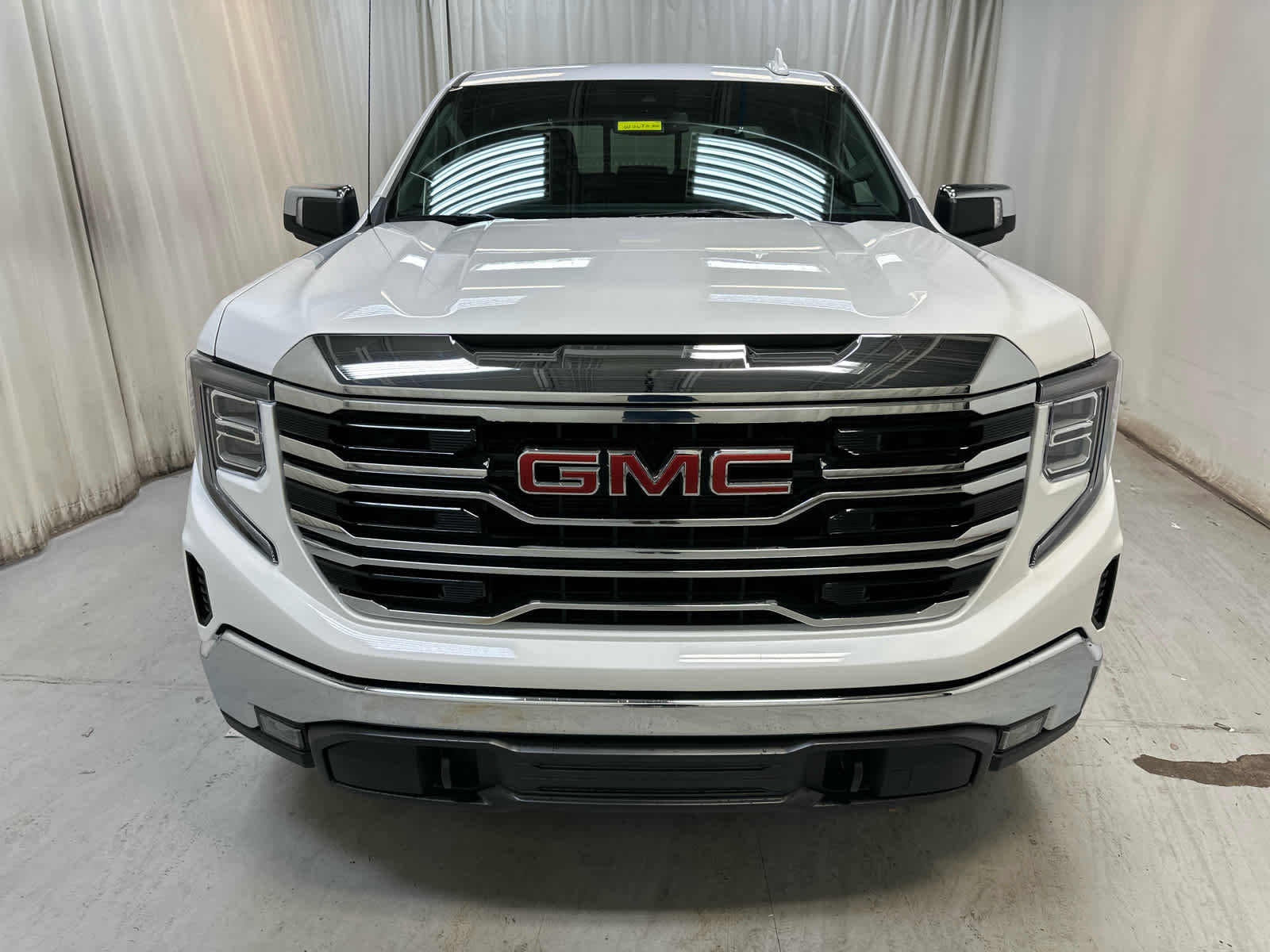 New 2026 GMC Sierra 1500 SLT w/ SLT Convenience Package image 7