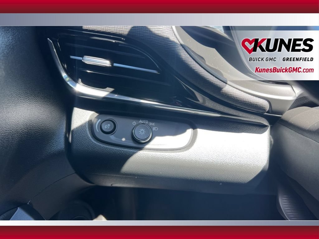 Used 2026 Buick Envista Sport Touring w/ Convenience I Package FWD image 24