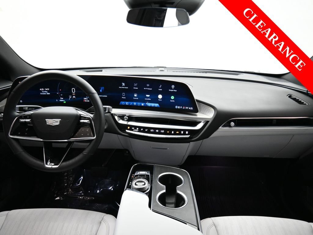 Used 2025 Cadillac Lyriq Sport image 36
