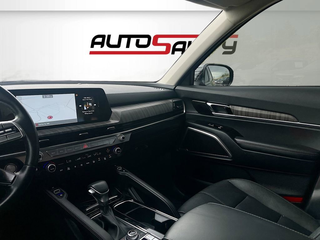 Used 2024 Kia Telluride EX w/ EX Captain's Chair Package image 25