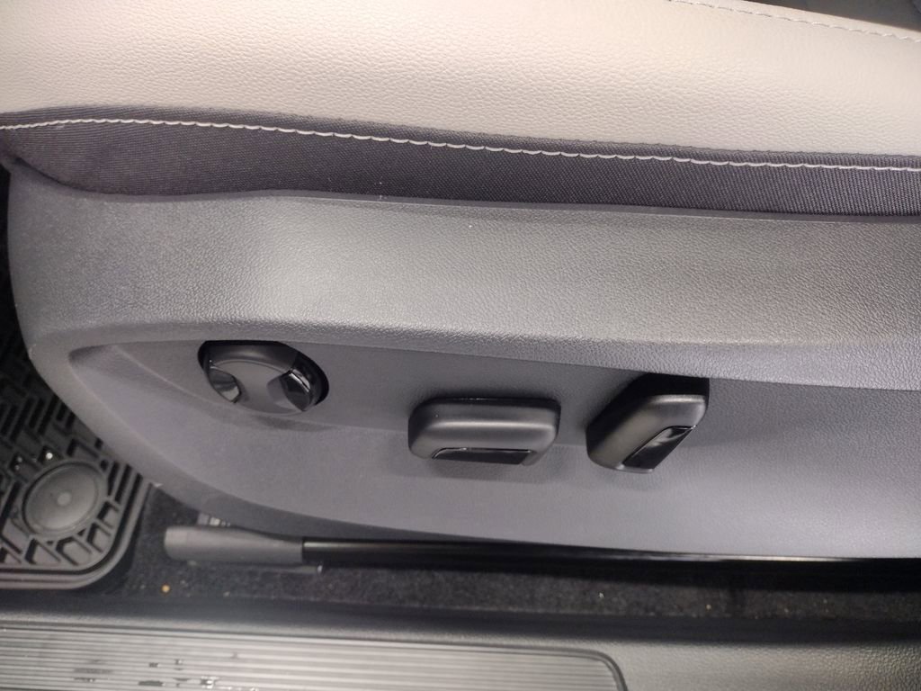 New 2026 Volkswagen Taos SE AWD/4WD image 19