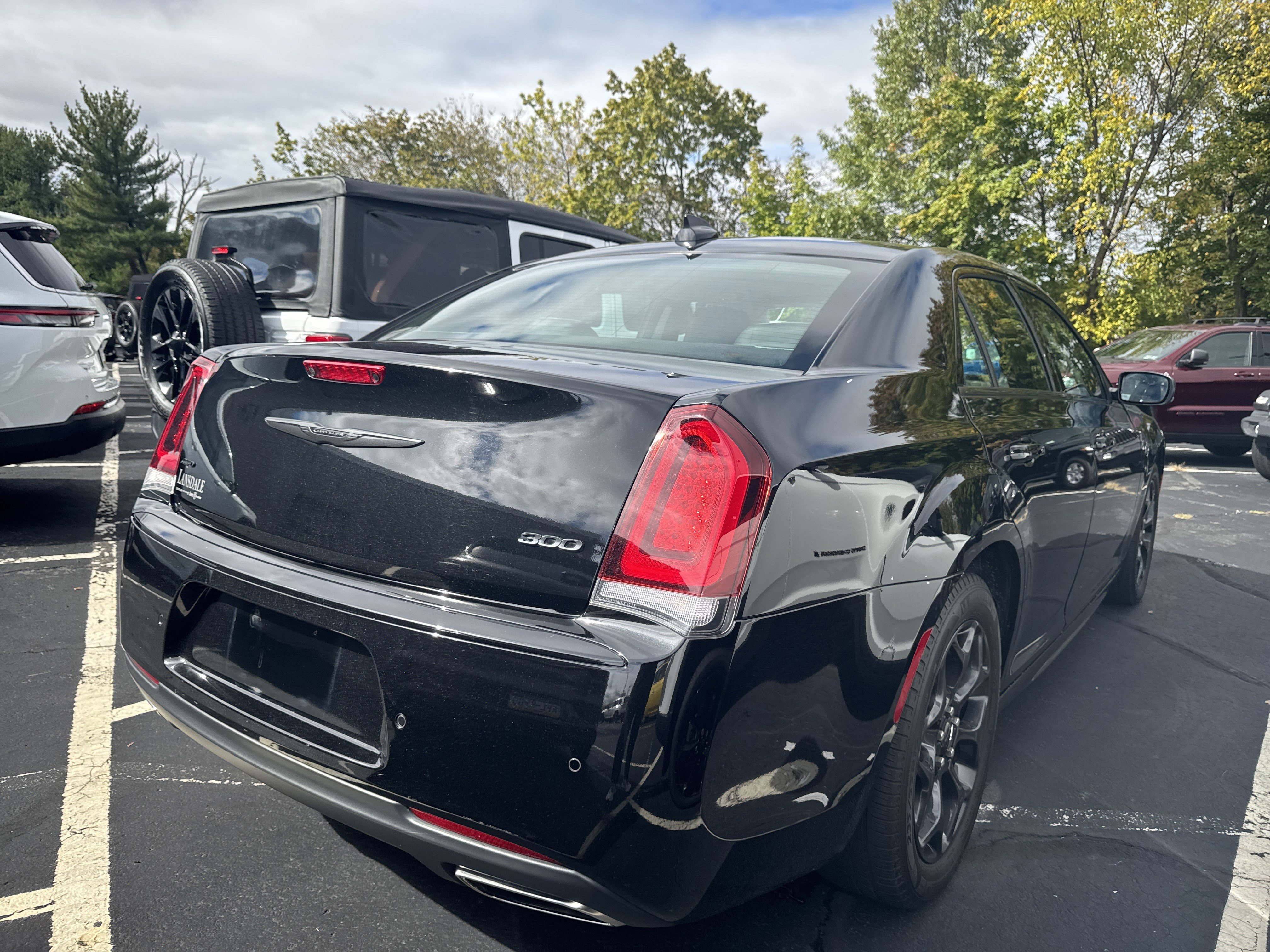 Used 2022 Chrysler 300 Touring L w/ Popular Equipment Group image 7