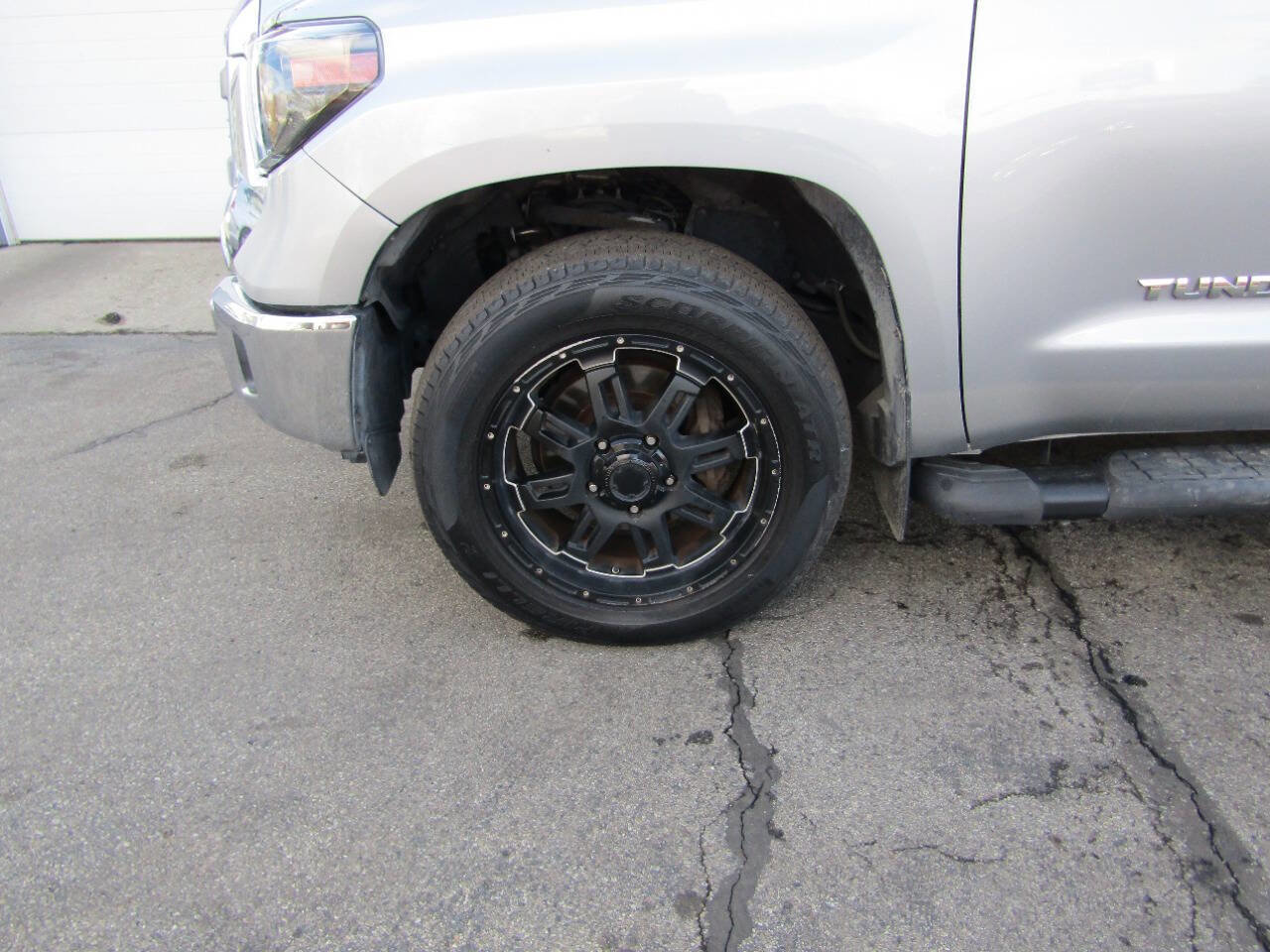 Used 2015 Toyota Tundra SR5 image 2