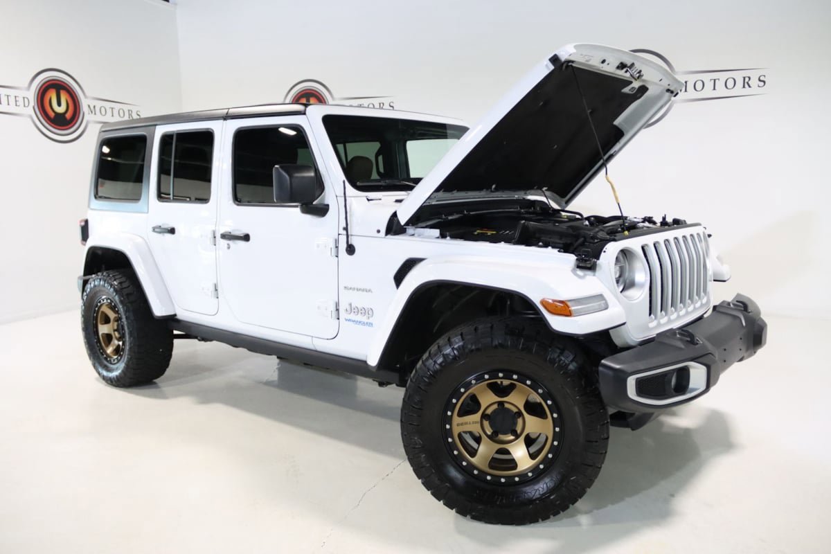 Used 2021 Jeep Wrangler Unlimited Sahara w/ Dual Top Group AWD/4WD image 38