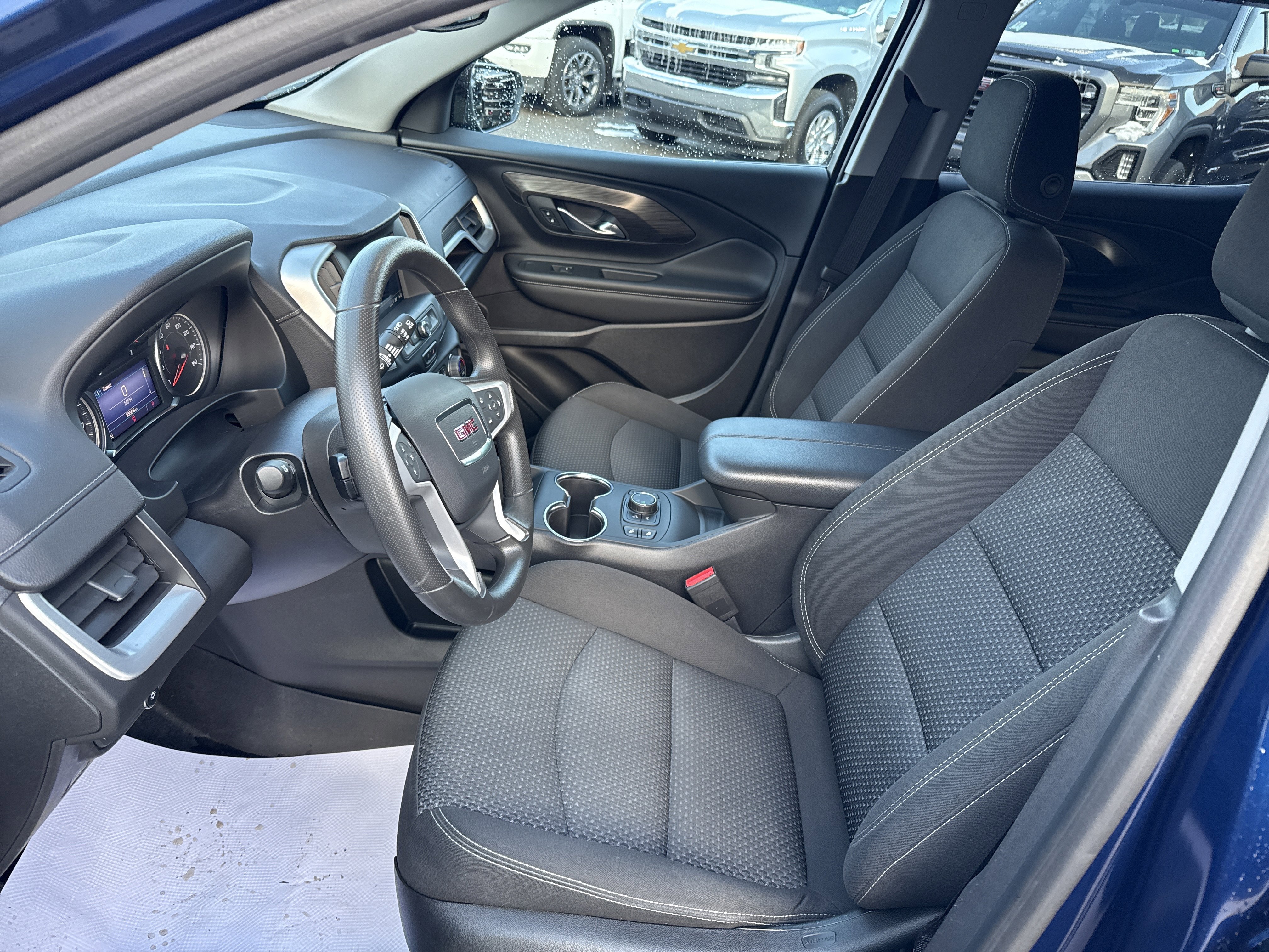 Used 2023 GMC Terrain SLE w/ Driver Convenience Package image 12